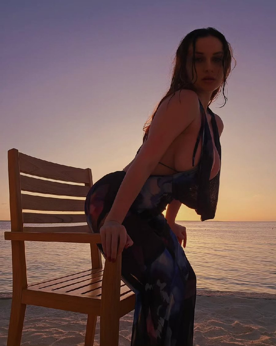 Sexy girl Miranda Faith nude in Banjul