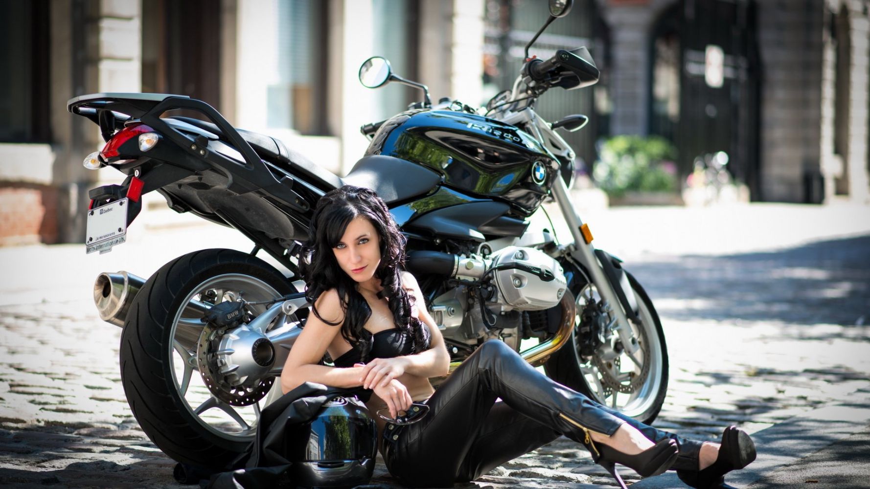 Fresh photos, fresh mood — European women on bikes online in Banjul